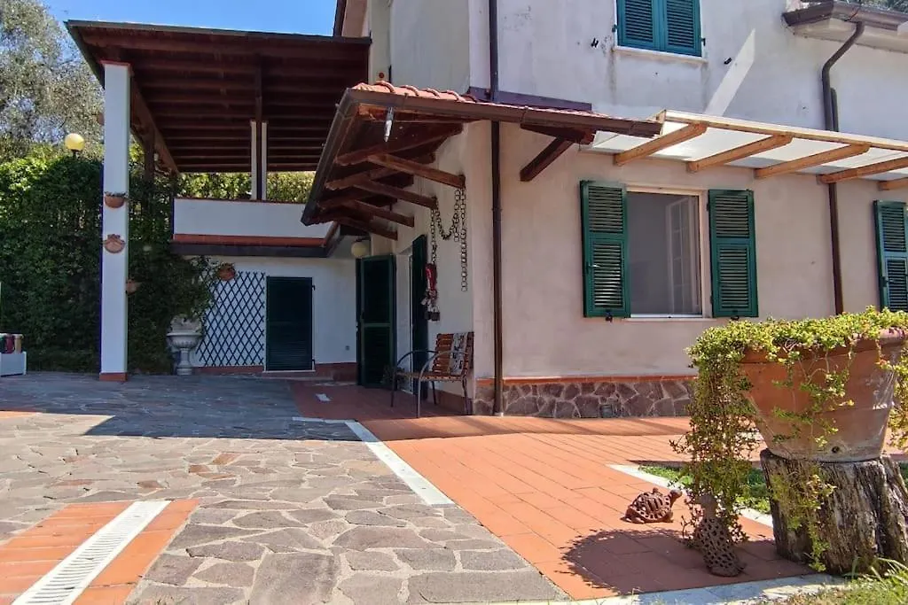 Casa Rosi, In Campagna, Relax Tra Mare E Montagna Apartment Giucano