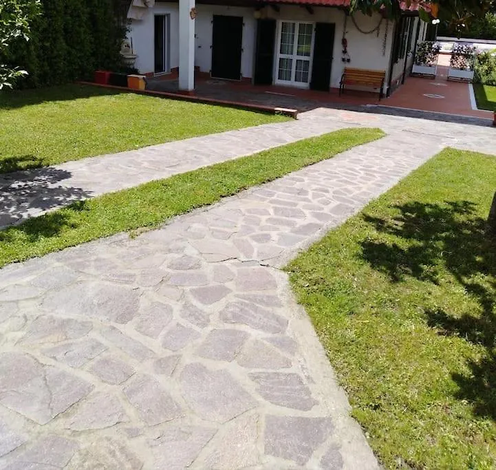 Casa Rosi, In Campagna, Relax Tra Mare E Montagna Apartment Giucano