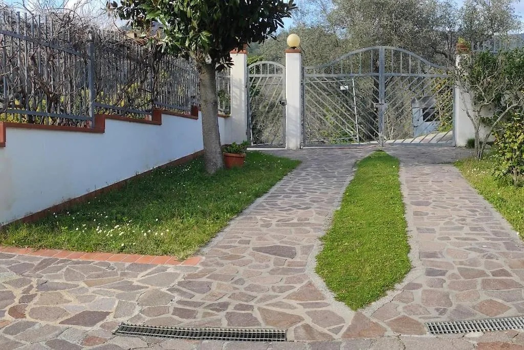 Casa Rosi, In Campagna, Relax Tra Mare E Montagna Apartment Giucano
